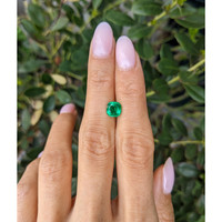 1.27 Ct. Emerald from Colombia Life Style