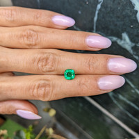 1.27 Ct. Emerald from Colombia Life Style