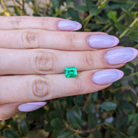 1.75 Ct. Emerald from Colombia Life Style