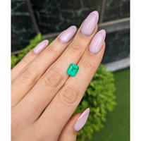 2.25 Ct. Emerald from Colombia Life Style