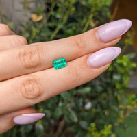 1.05 Ct. Emerald from Colombia Life Style