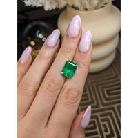 6.21 Ct. Emerald from Colombia - Muzo Life Style
