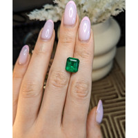 4.11 Ct. Emerald from Colombia - Muzo Life Style