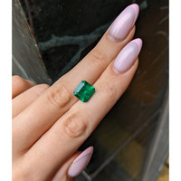 3.70 Ct. Emerald from Colombia - Muzo Life Style