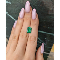 3.17 Ct. Emerald from Colombia - Muzo Life Style