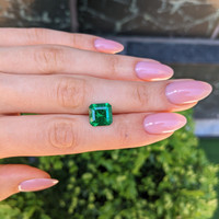 4.03 Ct. Emerald from Colombia - Muzo Life Style