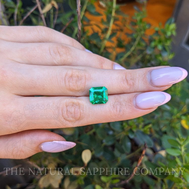 4.43 Ct. Emerald from Colombia - Muzo