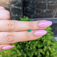 0.54 Ct. Emerald from Afghanistan Life Style