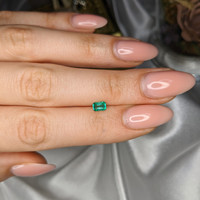 0.40 Ct. Emerald from Afghanistan Life Style