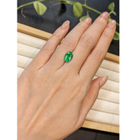 2.22 Ct. Emerald from Colombia Life Style