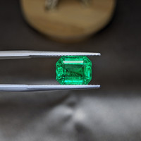 2.73 Ct. Emerald from Zambia Life Style