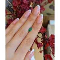 0.90 Ct. Emerald from Colombia - Muzo Life Style