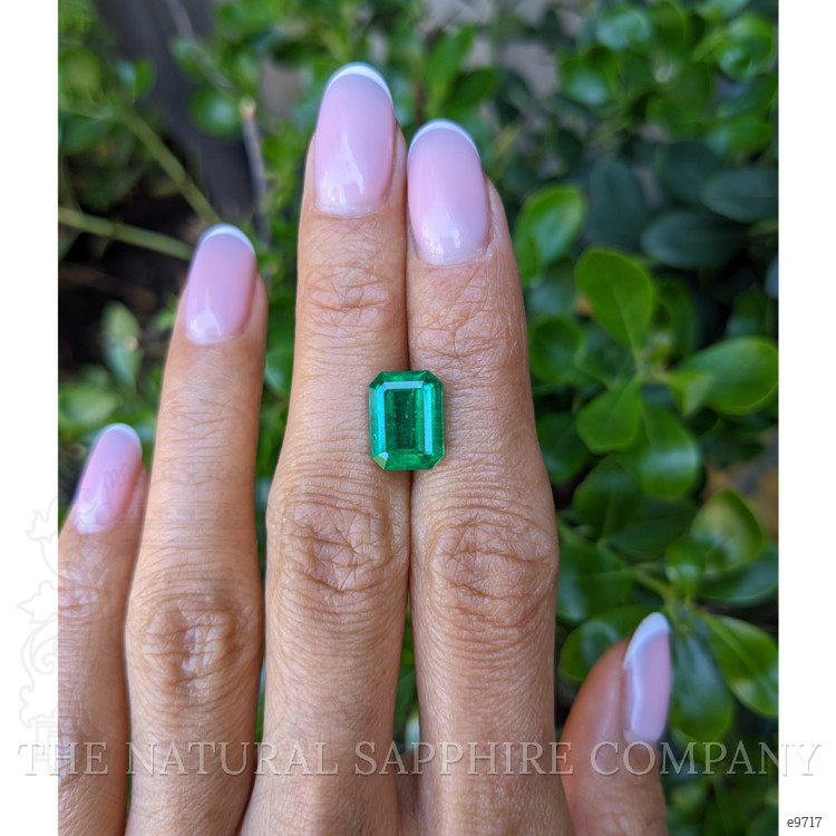 3.98 Ct. Emerald from Colombia - Muzo