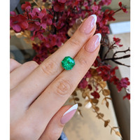 5.03 Ct. Emerald from Colombia Life Style