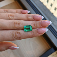 7.46 Ct. Emerald from Colombia - Muzo Life Style