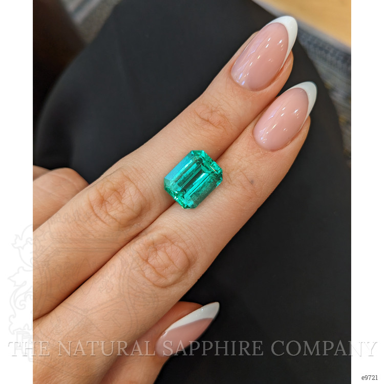 7.46 Ct. Emerald from Colombia - Muzo