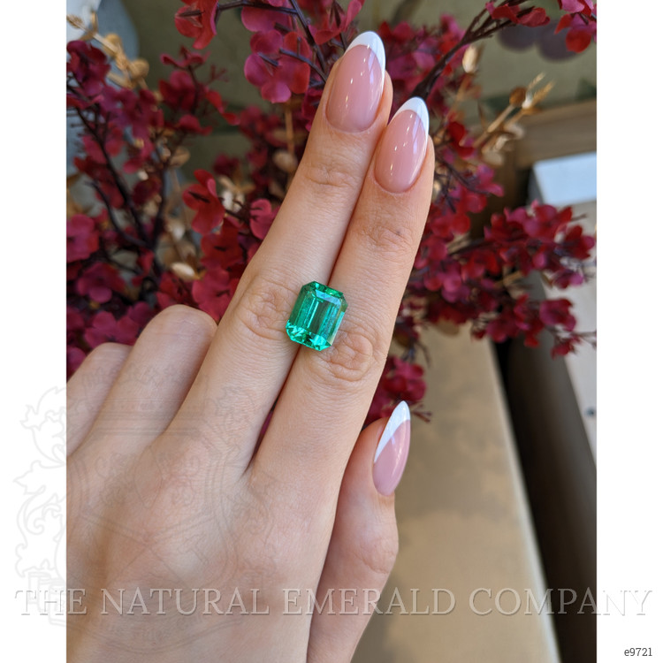 7.46 Ct. Emerald from Colombia - Muzo