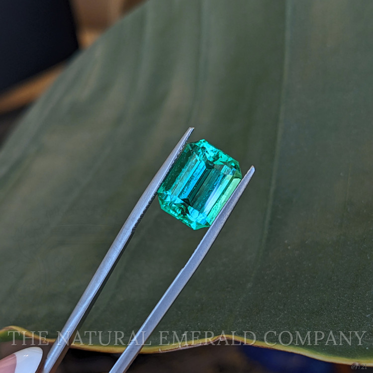 7.46 Ct. Emerald from Colombia - Muzo