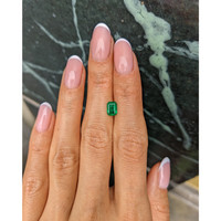 0.86 Ct. Emerald from Afghanistan Life Style