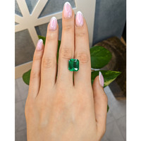 8.22 Ct. Emerald from Zambia Life Style