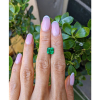 1.94 Ct. Emerald from Colombia - Muzo Life Style