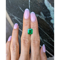 2.28 Ct. Emerald from Colombia Life Style