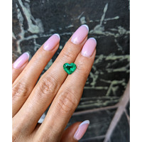2.58 Ct. Emerald from Colombia Life Style