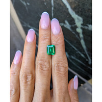 3.20 Ct. Emerald from Colombia - Muzo Life Style