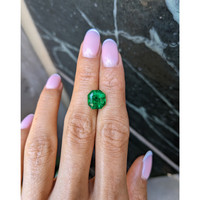 3.97 Ct. Emerald from Colombia - Muzo Life Style
