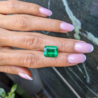 5.05 Ct. Emerald from Colombia - Muzo Life Style