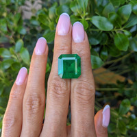 15.07 Ct. Emerald from Colombia Life Style