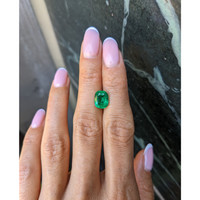 2.73 Ct. Emerald from Colombia Life Style