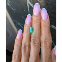 1.14 Ct. Emerald from Colombia Life Style