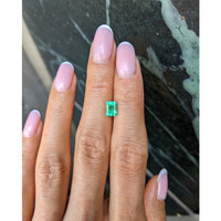 0.93 Ct. Emerald from Colombia Life Style