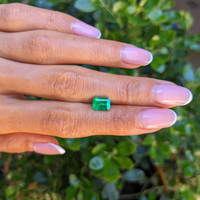 1.26 Ct. Emerald from Colombia Life Style