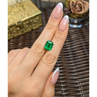 5.54 Ct. Emerald from Colombia - Muzo Life Style