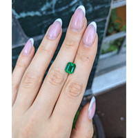 2.91 Ct. Emerald from Zambia Life Style