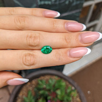 2.26 Ct. Emerald from Colombia Life Style