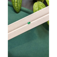 0.28 Ct. Emerald from Russia Life Style