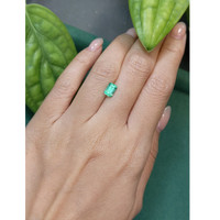 0.94 Ct. Emerald from Russia Life Style