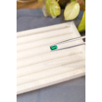 0.77 Ct. Emerald from Russia Life Style