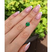 1.42 Ct. Emerald from Colombia Life Style