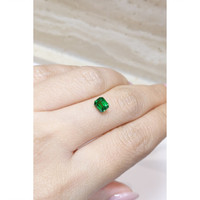 0.87 Ct. Tsavorite Garnet from Tanzania Life Style