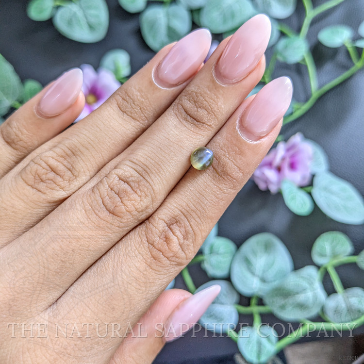 1.32 Ct. Cabochon Alexandrite from Ceylon (Sri Lanka)