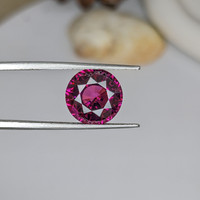 7.30 Ct. Garnet from Ceylon (Sri Lanka) Life Style