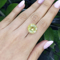 11.50 Ct. Quartz from Madagascar Life Style