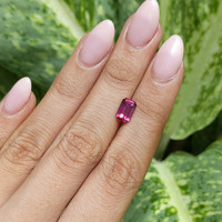1.70 Ct. Malaya Garnet from Madagascar Life Style