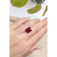 5.38 Ct. Pinkish Purple Rhodolite Garnet from Madagascar Life Style