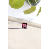 5.38 Ct. Pinkish Purple Rhodolite Garnet from Madagascar Life Style
