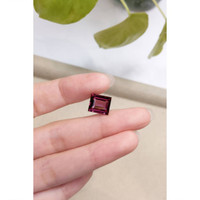 5.38 Ct. Pinkish Purple Rhodolite Garnet from Madagascar Life Style